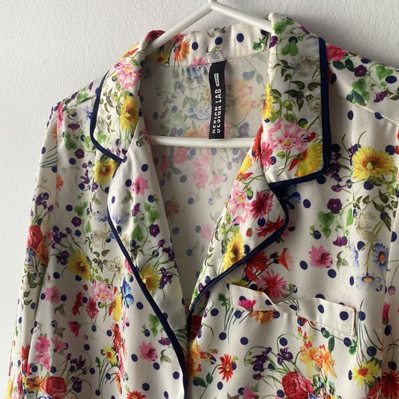 Design Lab silk floral pajama style top. Size XS. - Picture 2 of 4